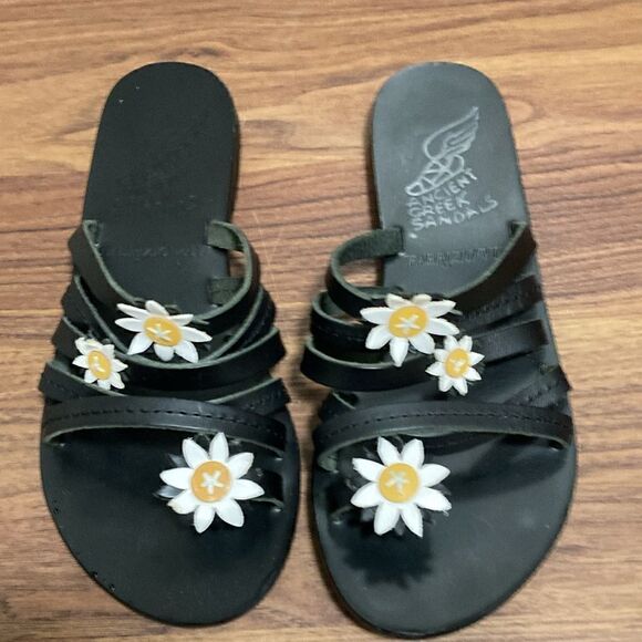 Ancient Greek NWOT Victoria Handmade Sandal. Black Leather with Flowers. Size 37 - Picture 4 of 8